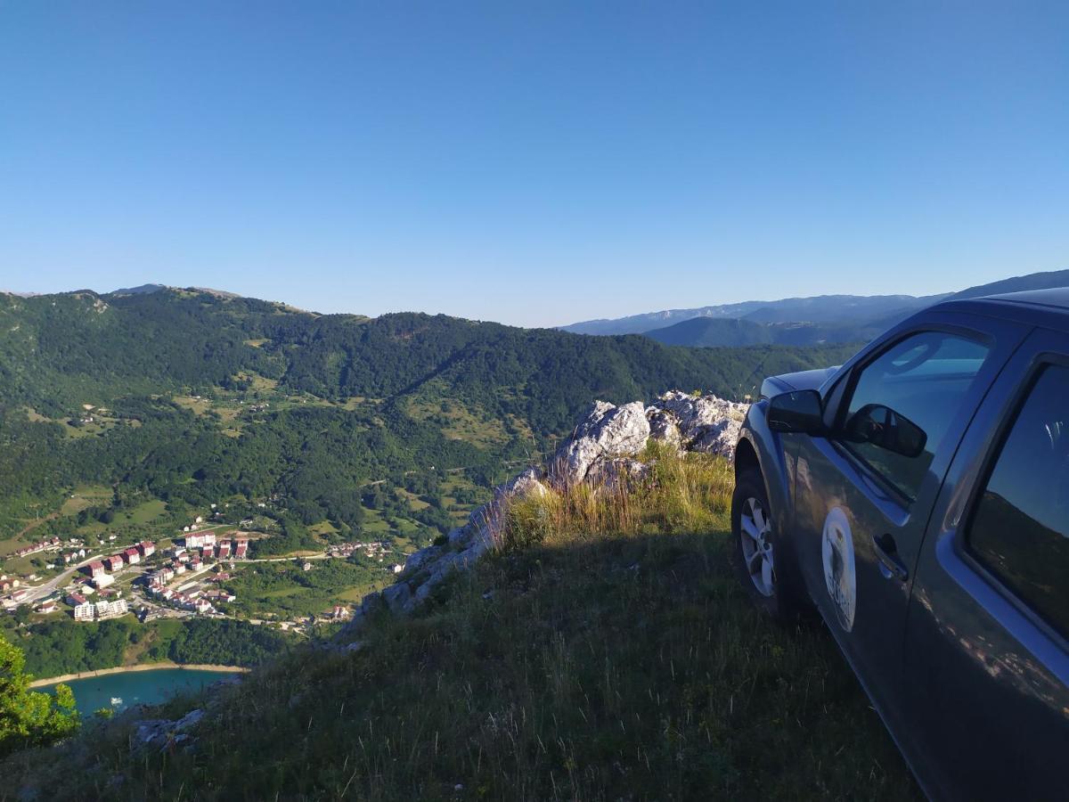 Penzion Suri Plužine Exteriér fotografie