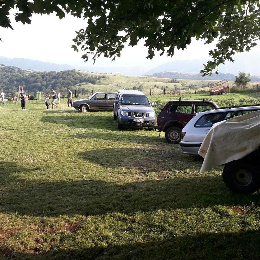 Penzion Suri Plužine Exteriér fotografie